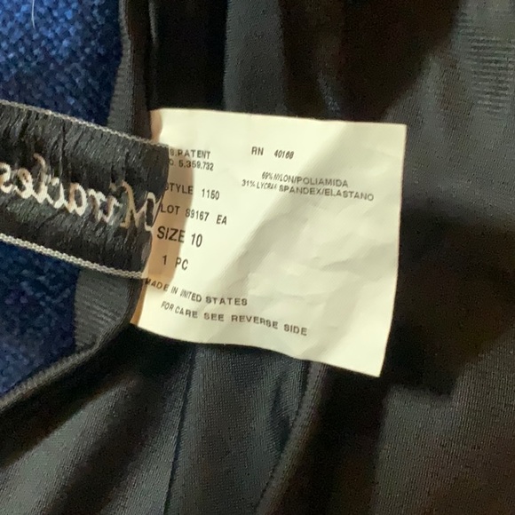 Miraclesuit Women’s bathing suit bottom.  10 Regular, full coverage. - Picture 4 of 4